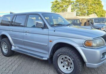 Mitsubishi Pajero 142.000 km 11.900 &euro; Mainz-Kostheim 55246