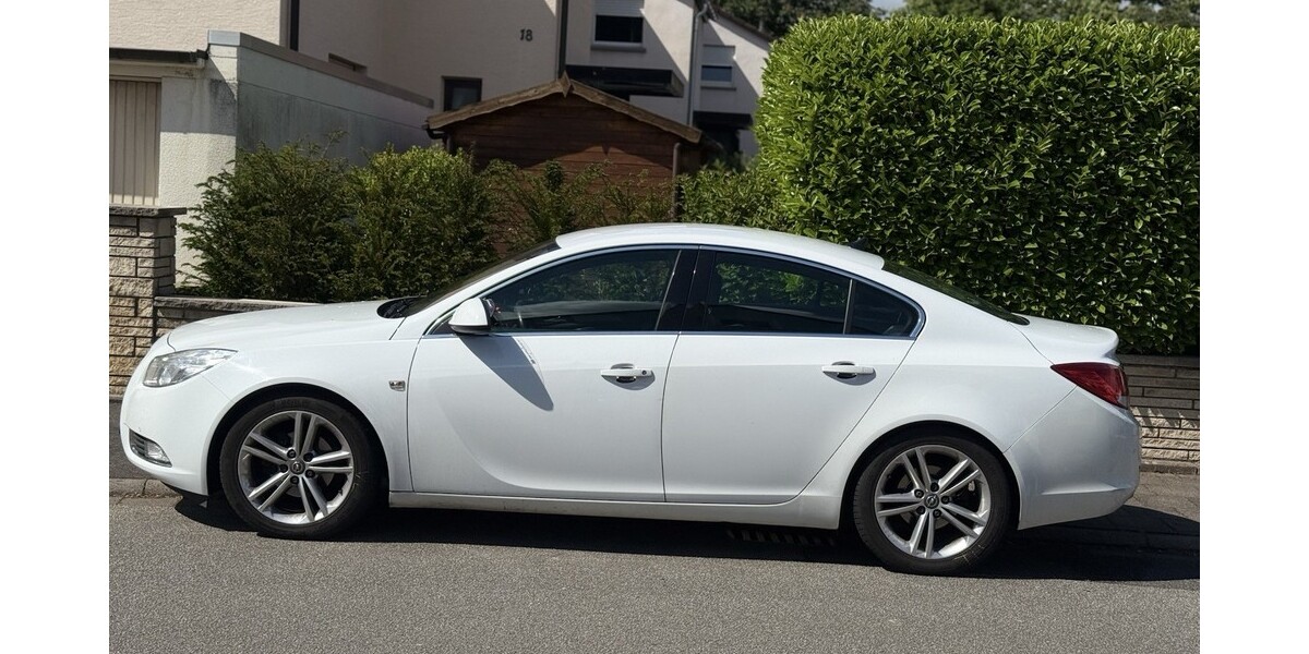 Opel Insignia 180.000 km 5.200 &euro; Rüsselsheim am Main 65428