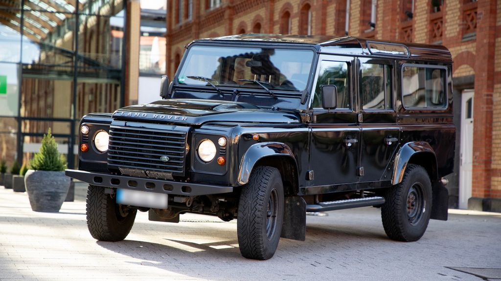 Land Rover Defender 130.800 km 38.400 &euro; Wiesbaden 65183