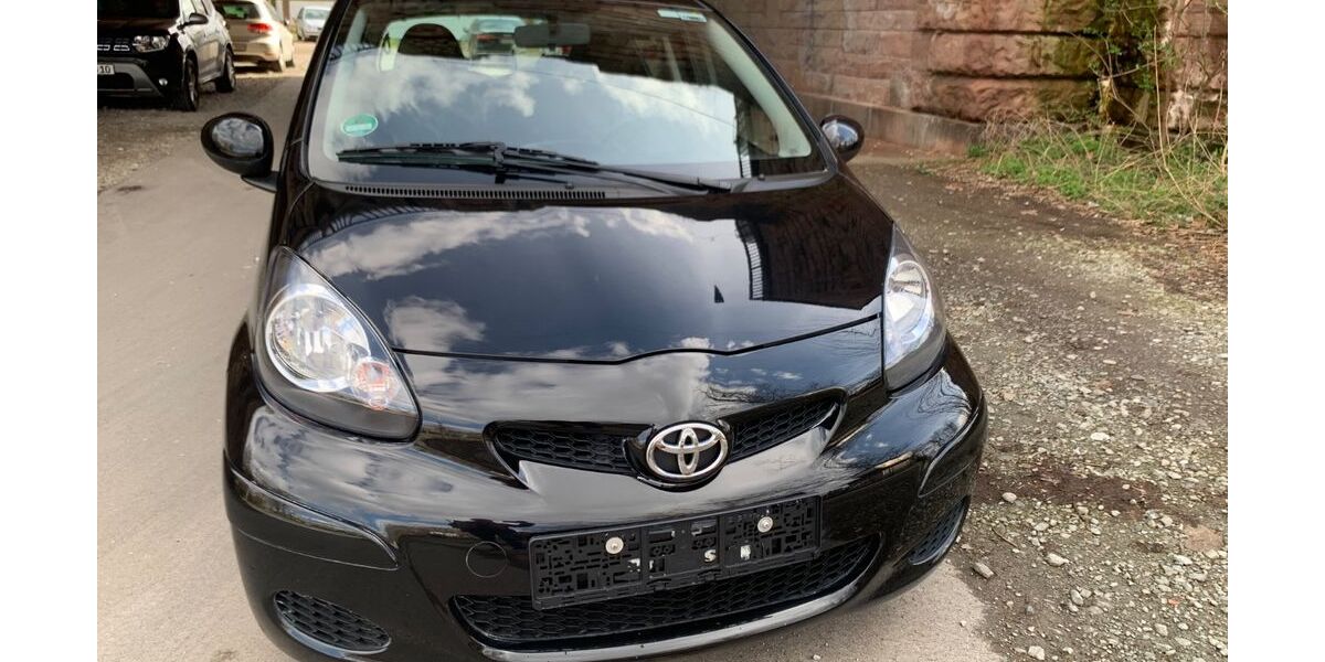 Toyota Aygo (X) 89.413 km 3.999 &euro; Mainz-Kastel 55252
