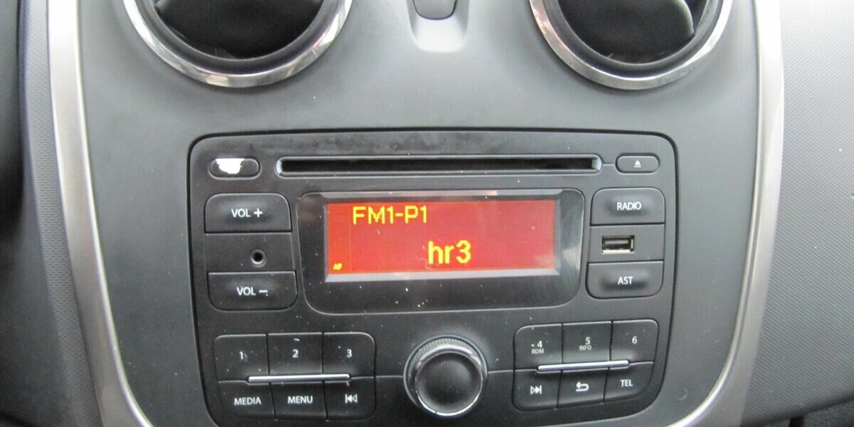 Dacia Sandero Laureate Klimaanlage+ Insp.+ TÜV 09.2027 389.885 km 2.845 &euro; Schwalbach/Taunus 65824