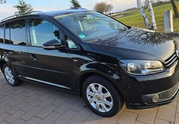 VW Touran 128.500 km 10.800 &euro; Büttelborn 64572