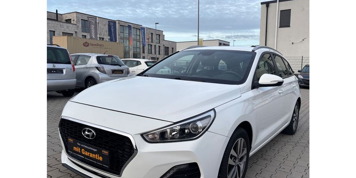 Hyundai i30 80.000 km 11.450 &euro; Kelkheim 65779