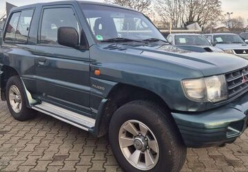 Mitsubishi Pajero 133.000 km 11.900 &euro; Mainz-Kostheim 55246