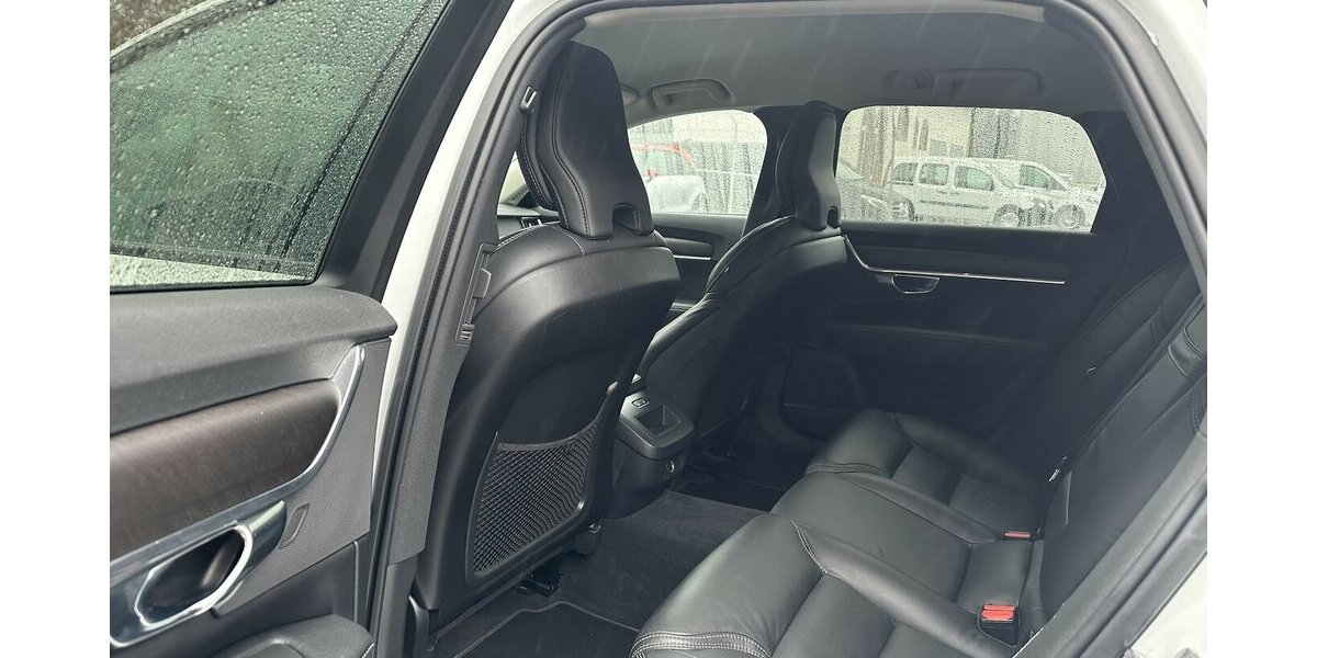 Volvo V90 Cross Country Pro AWD Top Ausstattung 20 Zoll 66.447 km 29.900 &euro; Mainz 55122