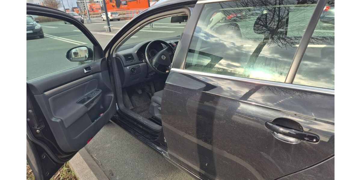 VW Golf 185.000 km 2.400 &euro; Hahnstatten 65623