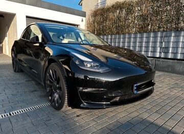 Gebrauchte Tesla Model 3