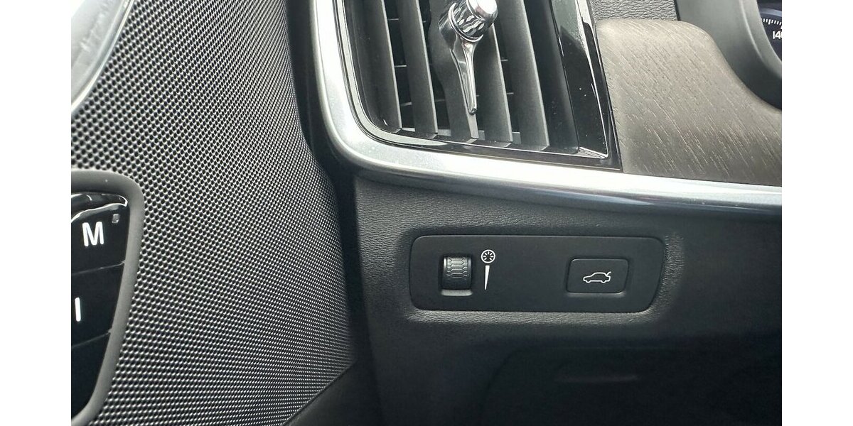 Volvo V90 Cross Country Pro AWD Top Ausstattung 20 Zoll 66.447 km 29.900 &euro; Mainz 55122