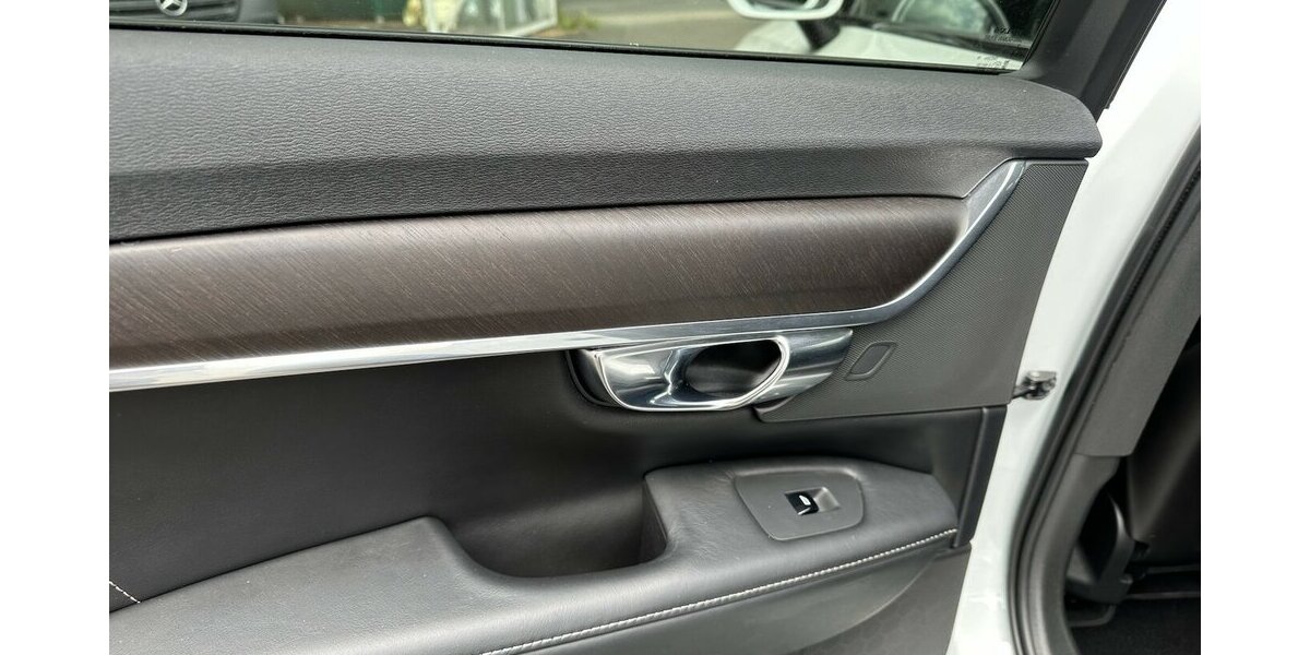 Volvo V90 Cross Country Pro AWD Top Ausstattung 20 Zoll 66.447 km 29.900 &euro; Mainz 55122