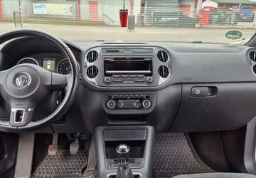 VW Tiguan 128.000 km 9.950 &euro; Taunusstein-Neuhof 65232