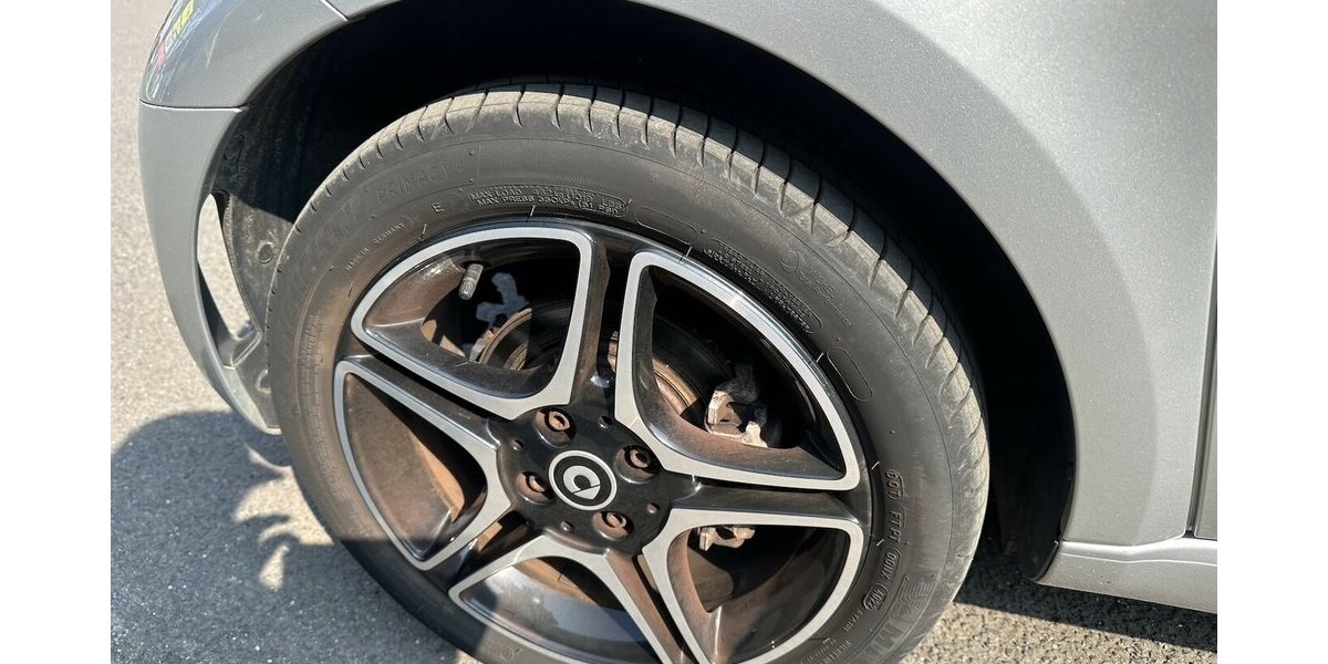 Smart EQ fortwo electric drive EQ LED Kamera Glasdach Ex 23.272 km 13.900 &euro; Mainz 55122