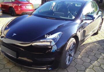Tesla Model 3 41.464 km 30.155 &euro; Eschborn 65760