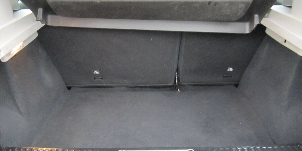 Dacia Sandero Laureate Klimaanlage+ Insp.+ TÜV 09.2027 389.885 km 2.845 &euro; Schwalbach/Taunus 65824