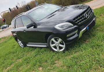 Mercedes-Benz ML 350 212.000 km 17.300 &euro; Mörfelden-walldorf 64546