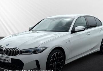 BMW 330 15.901 km 49.890 &euro; Rüsselsheim 65428