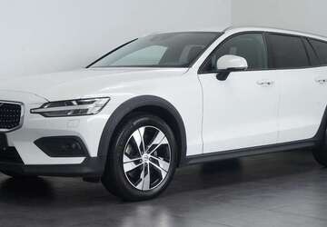 Volvo V60 Cross Country 63.233 km 32.950 &euro; Wiesbaden 65205
