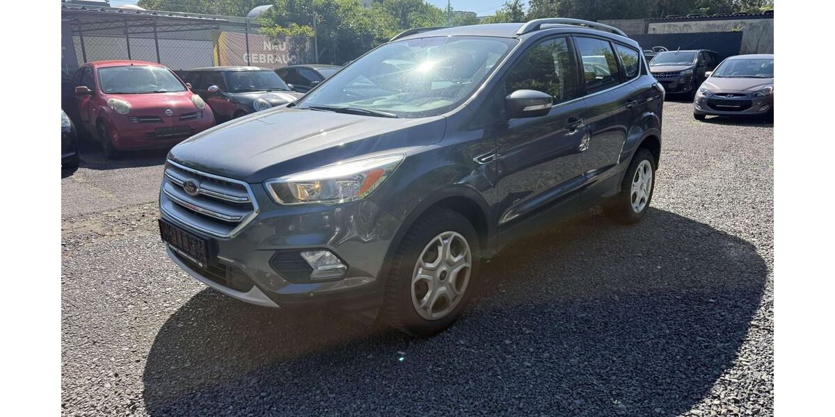 Ford Kuga 107.000 km 9.599 &euro; Wiesbaden 65197