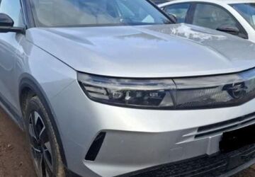 Opel Grandland (X) 27.664 km 24.980 &euro; Rüsselsheim 65428