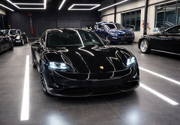 Porsche Taycan 2.500 km 77.231 &euro; Kelsterbach 65451