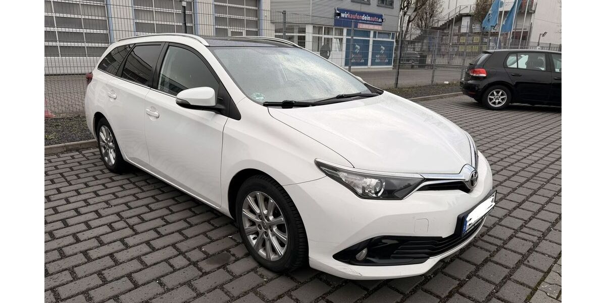 Toyota Auris 139.000 km 8.999 &euro; Mainz 55129