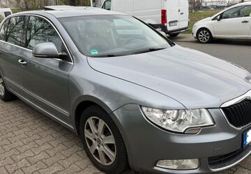 Skoda Superb 289.000 km 3.950 &euro; Hofheim 65719