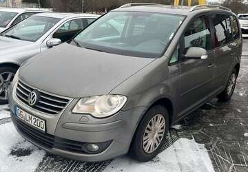 VW Touran 179.800 km 4.990 &euro; Rüsselsheim 65428