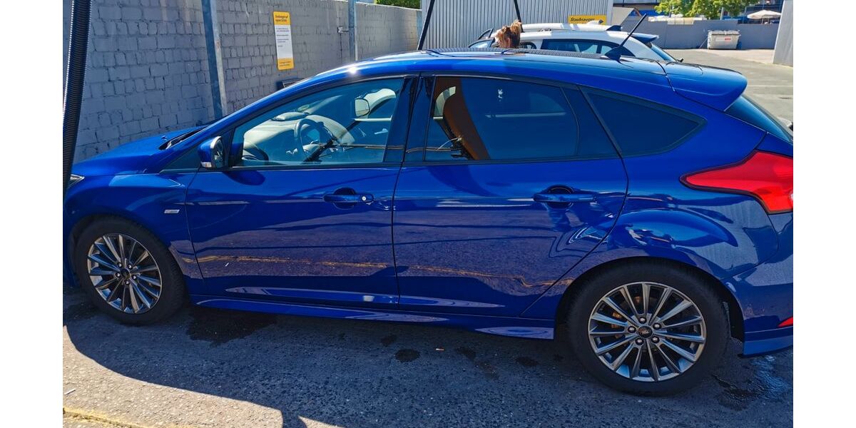 Ford Focus 99.800 km 9.000 &euro; Eschborn 65760