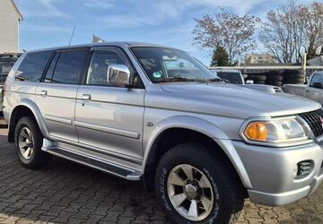 Mitsubishi Pajero 171.000 km 10.900 &euro; Mainz-Kostheim 55246