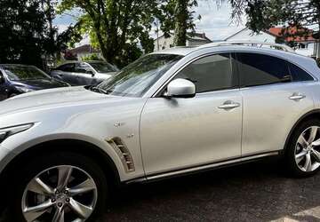 INFINITI QX70 175.000 km 14.495 &euro; Ingelheim 55218