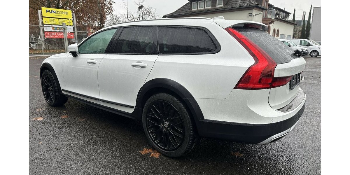 Volvo V90 Cross Country Pro AWD Top Ausstattung 20 Zoll 66.447 km 29.900 &euro; Mainz 55122
