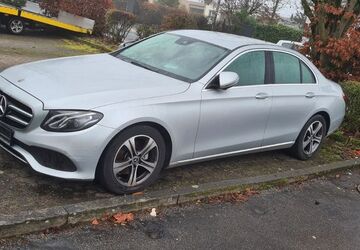Mercedes-Benz E 220 236.000 km 17.500 &euro; Wiesbaden 65197