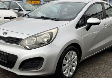 Kia Rio 77.000 km 5.999 &euro; Wiesbaden 65187