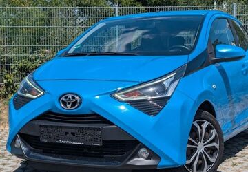 Toyota Aygo (X) 67.200 km 8.890 &euro; Wiesbaden 65203