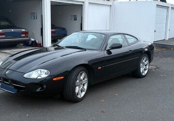 Jaguar XK8 152.666 km 16.900 &euro; Walluf 65396